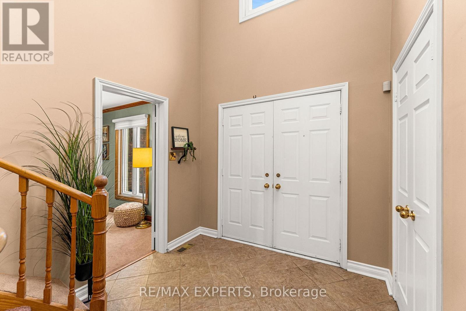 64 Craigleith Crescent, Richmond Hill, Ontario  L4E 2S4 - Photo 4 - N12602474