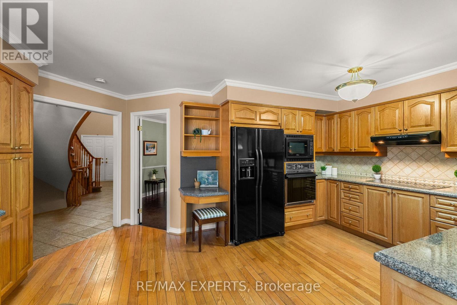 64 Craigleith Crescent, Richmond Hill, Ontario  L4E 2S4 - Photo 10 - N12602474