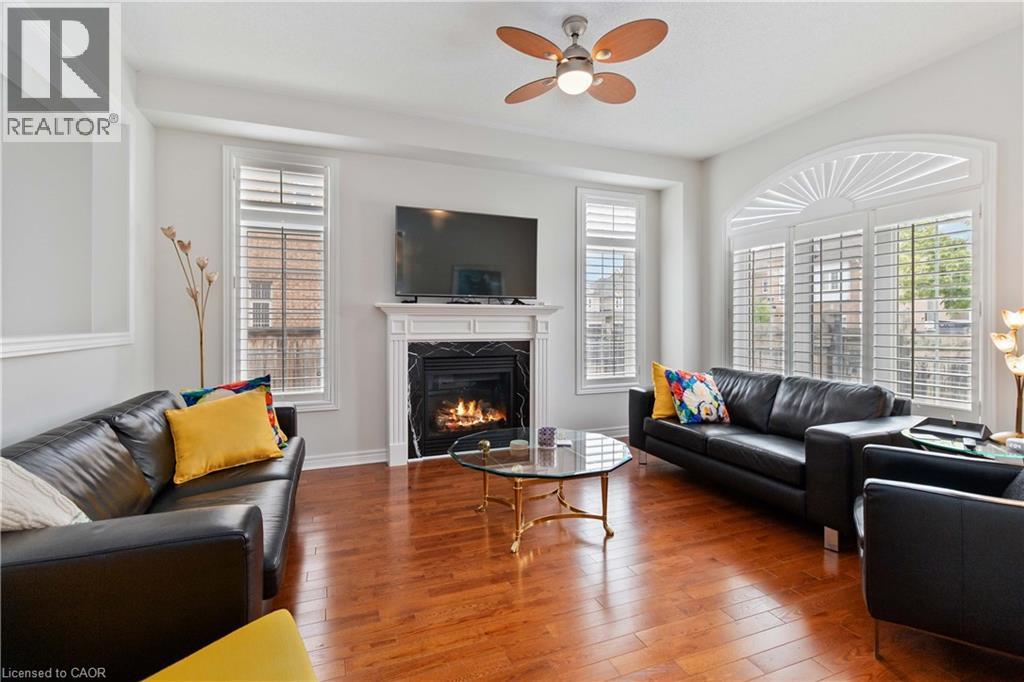 573 Gardenbrook Avenue, Oakville, Ontario  L6M 0P5 - Photo 6 - 40792492