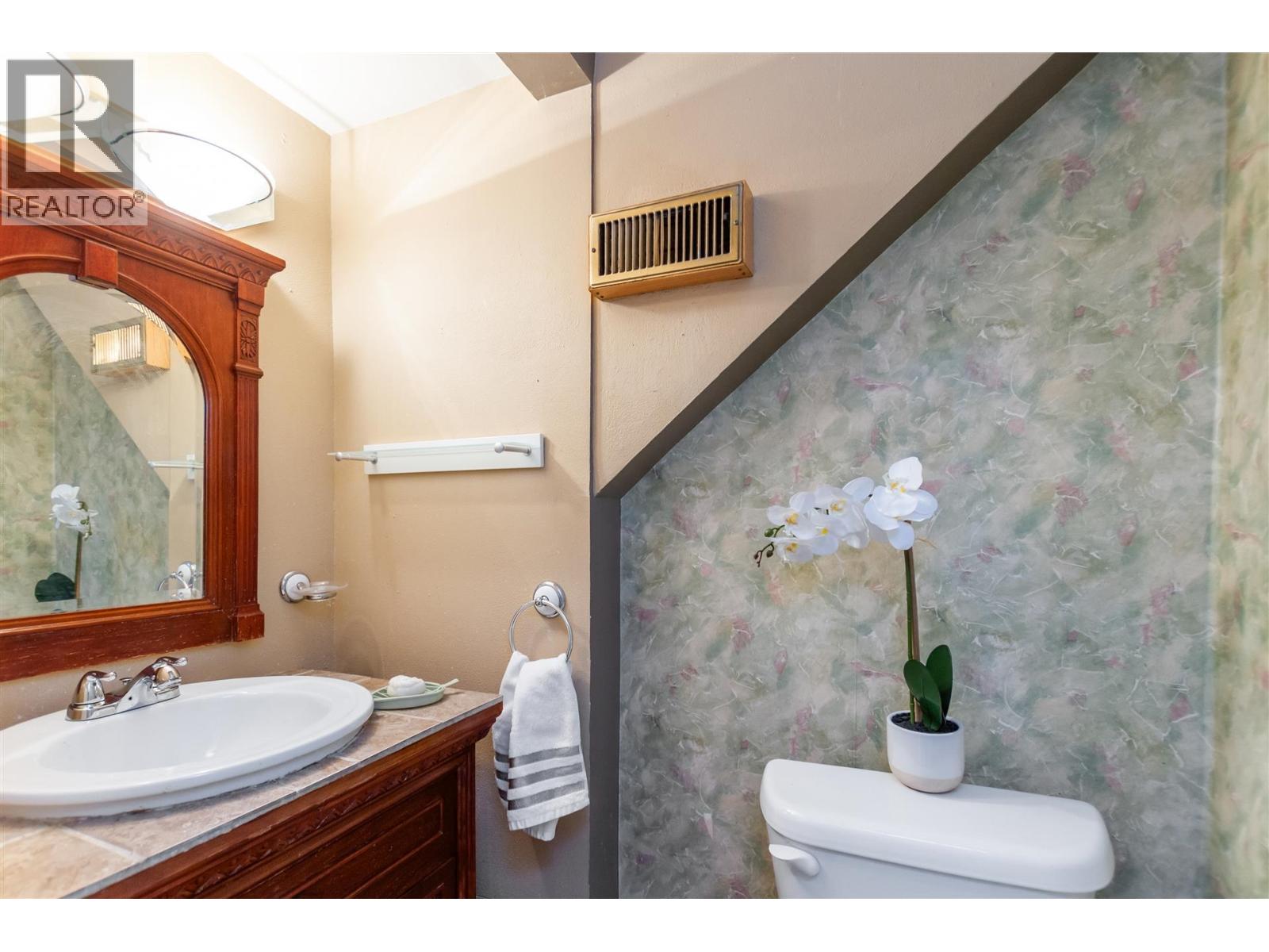 1602 Tenth Avenue, New Westminster, British Columbia V3M 3J3 - Photo 14 - R3072217