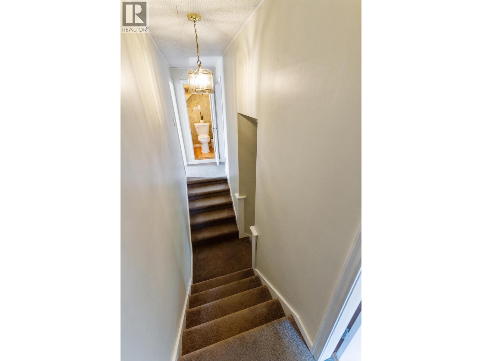 1602 Tenth Avenue, New Westminster, British Columbia V3M 3J3 - Photo 11 - R3072217