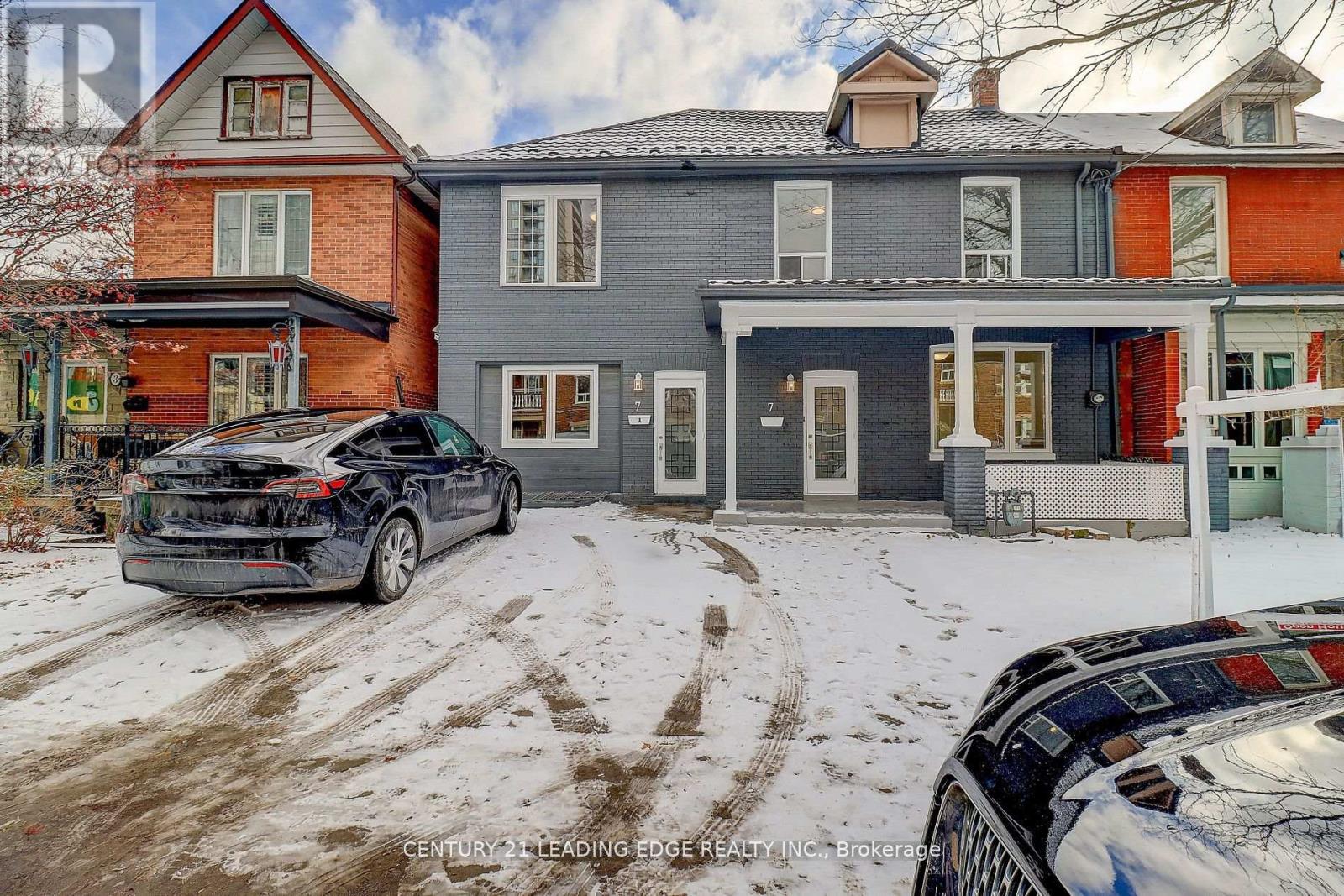 7 Ellsworth Avenue, Toronto, Ontario  M6G 2K4 - Photo 3 - C12601498