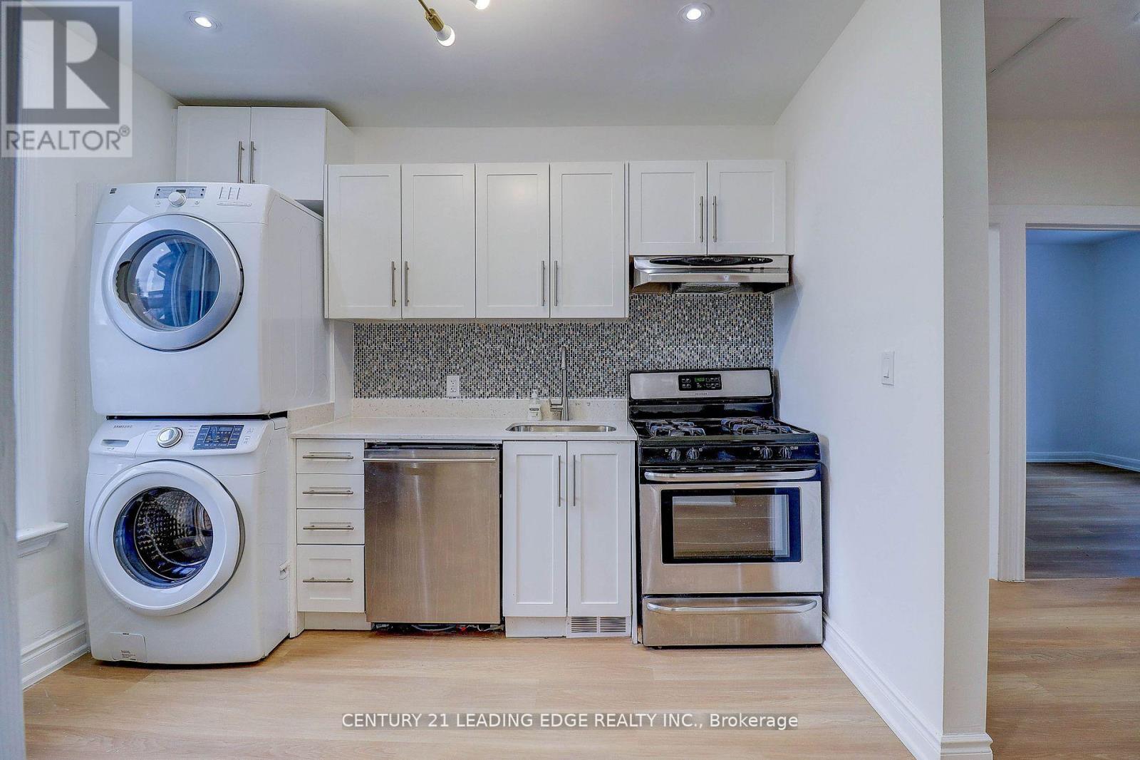 7 Ellsworth Avenue, Toronto, Ontario  M6G 2K4 - Photo 9 - C12601498