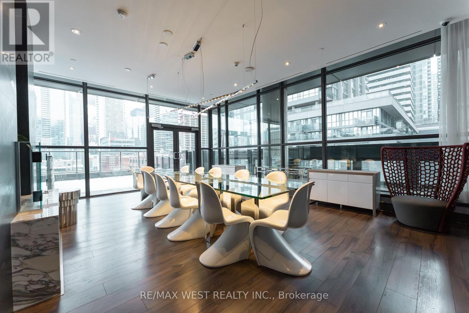 1201 - 290 Adelaide Street, Toronto, Ontario  M5V 0P3 - Photo 32 - C12602684