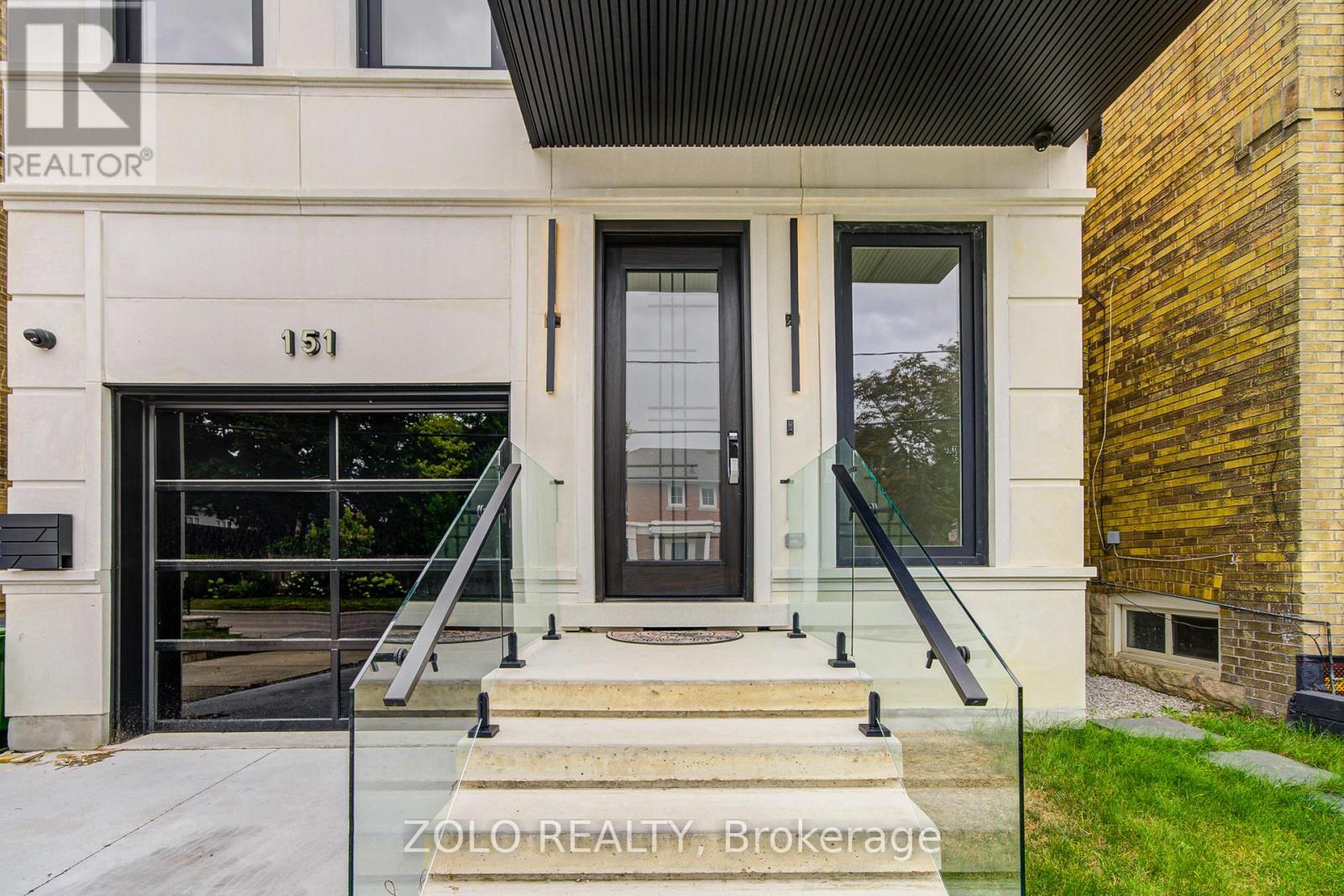 151 DEWBOURNE AVENUE, Toronto, Ontario