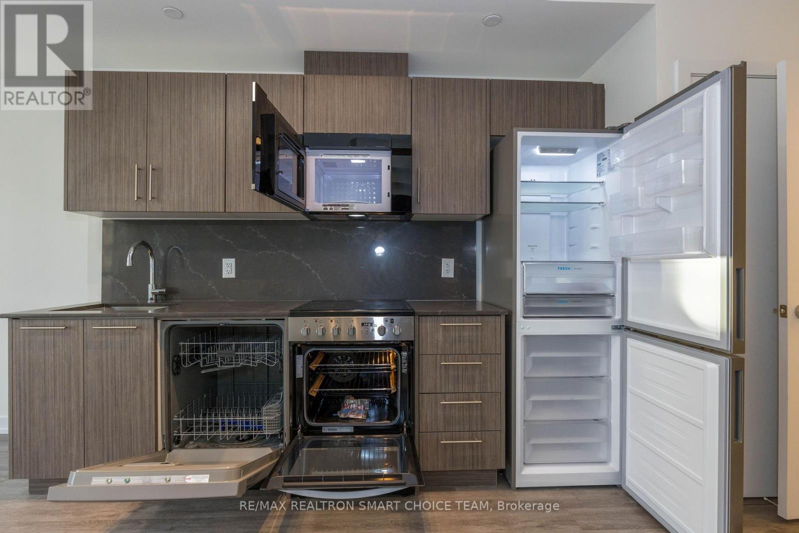 41 - 871 Sheppard Avenue W, Toronto, Ontario  M3H 0E8 - Photo 8 - C12602702