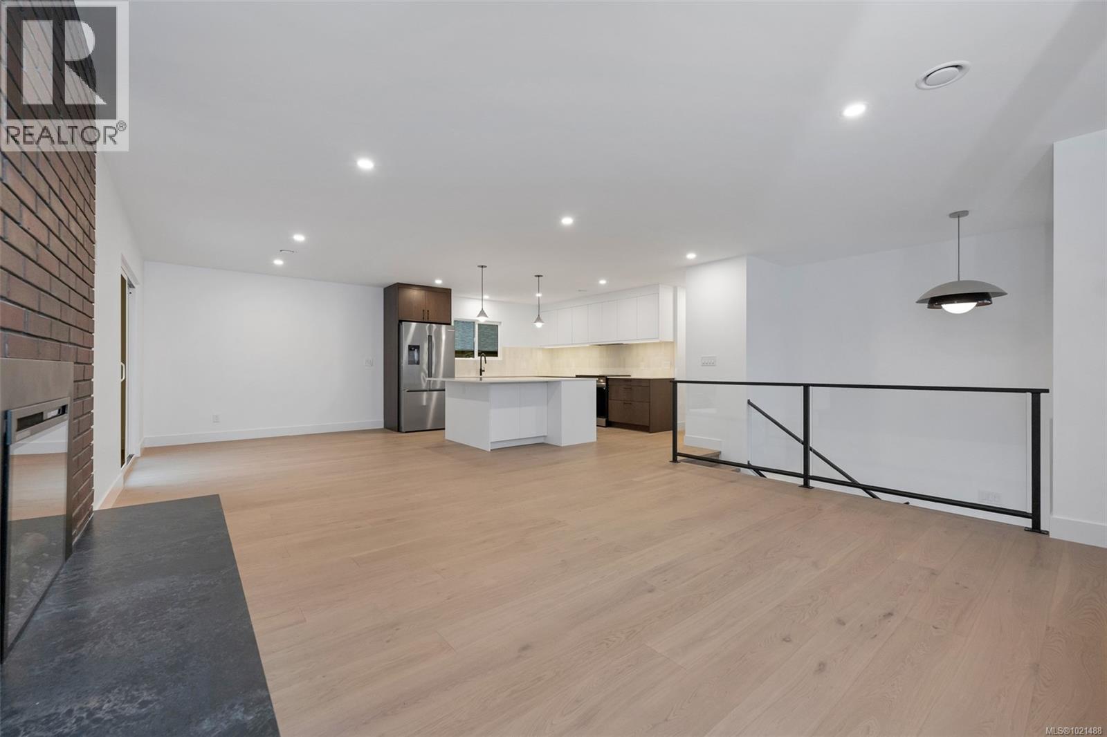 1041 Hulford St, Saanich, British Columbia  V8X 3B5 - Photo 17 - 1021488