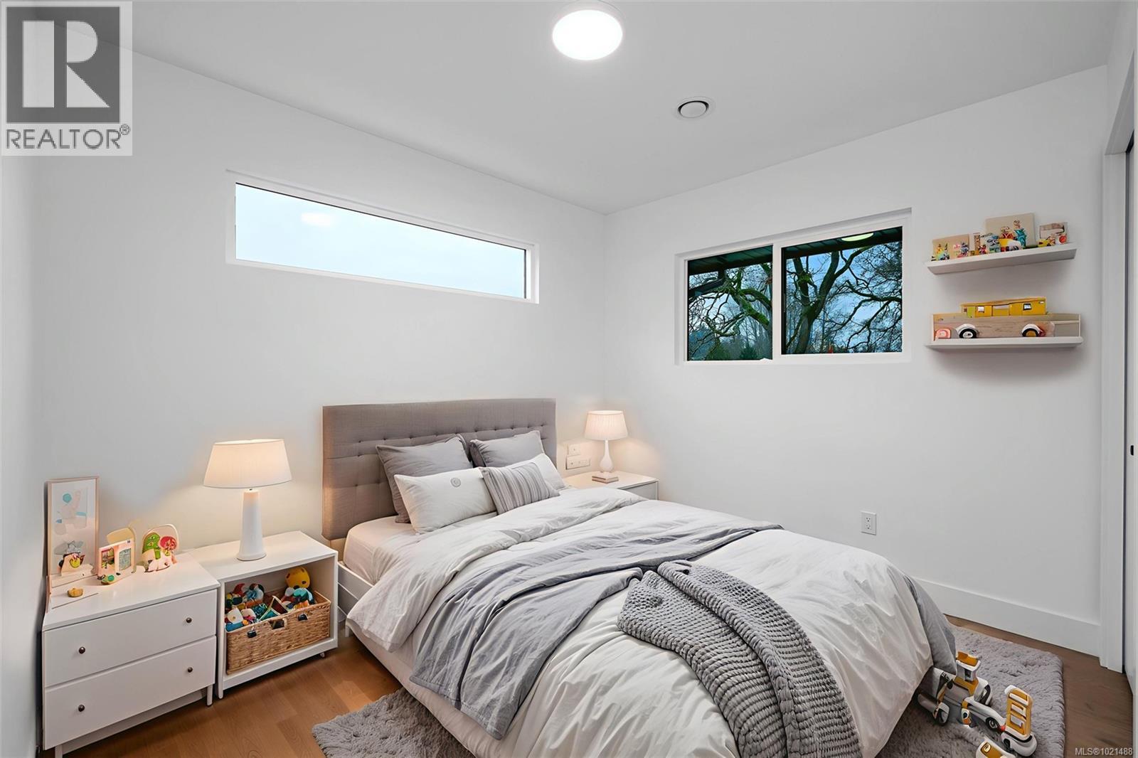 1041 Hulford St, Saanich, British Columbia  V8X 3B5 - Photo 10 - 1021488