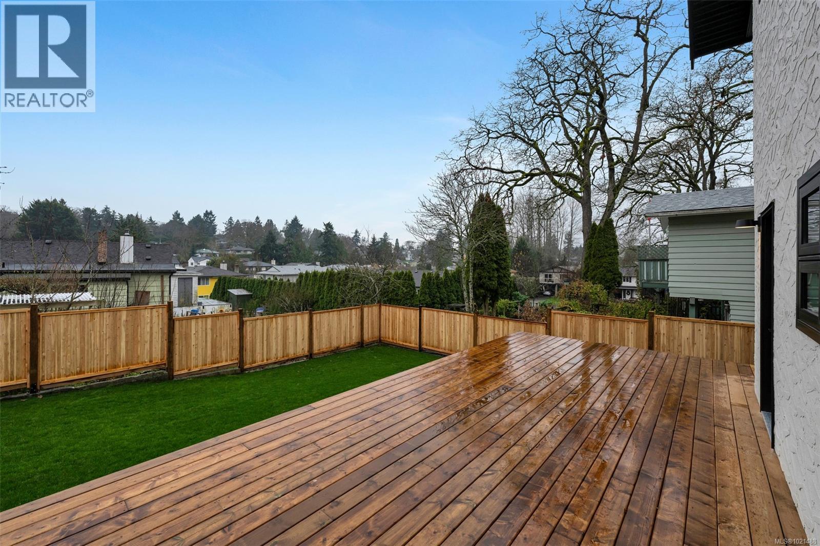 1041 Hulford St, Saanich, British Columbia  V8X 3B5 - Photo 28 - 1021488