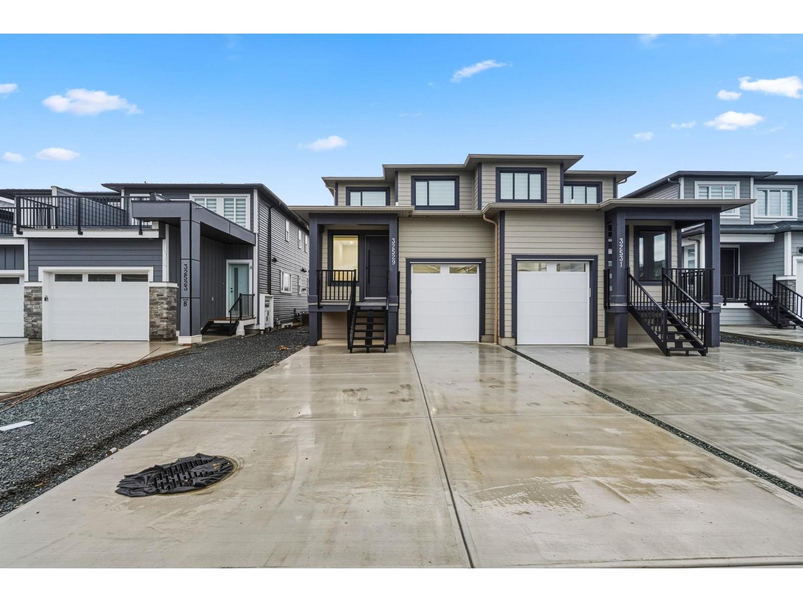 32529 Higginbottom Court, Mission, British Columbia  V2V 2T7 - Photo 2 - R3072200