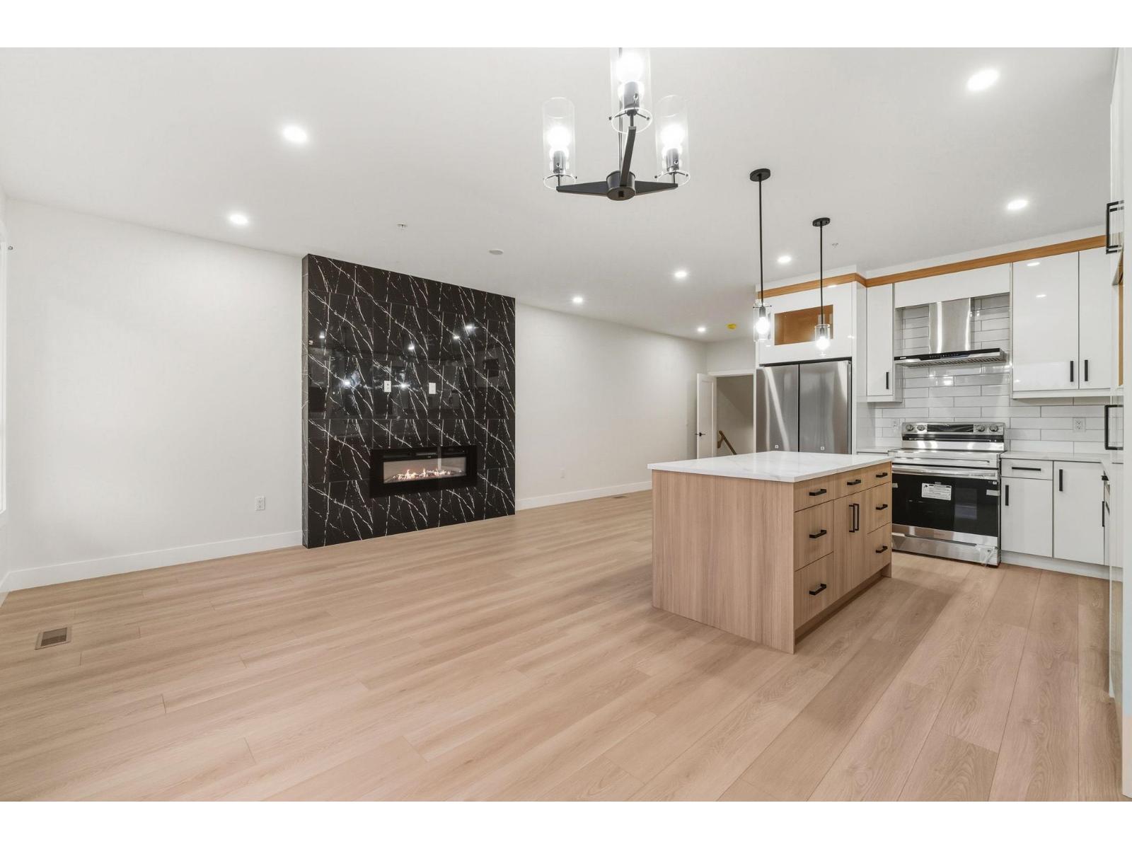 32529 Higginbottom Court, Mission, British Columbia  V2V 2T7 - Photo 3 - R3072200