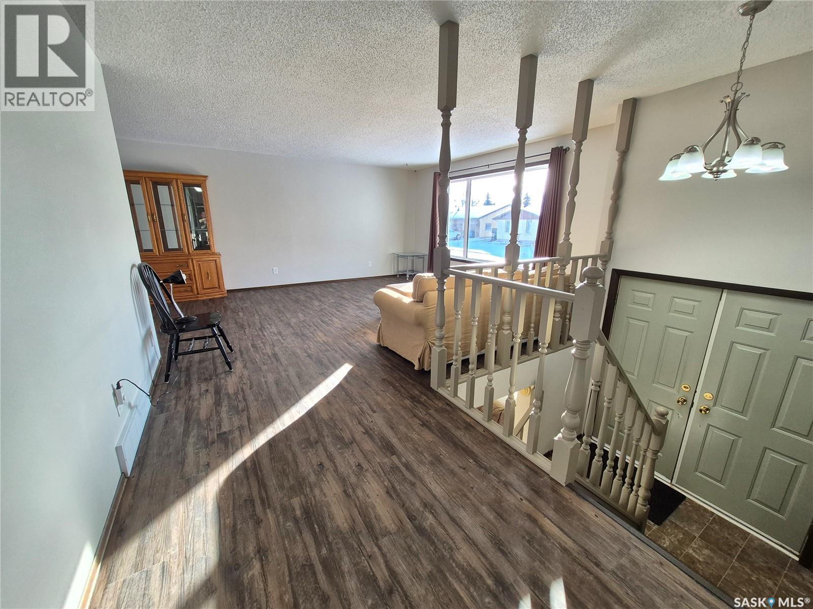 725 Shropshire Avenue, Radville, Saskatchewan  S0C 2G0 - Photo 13 - SK025223