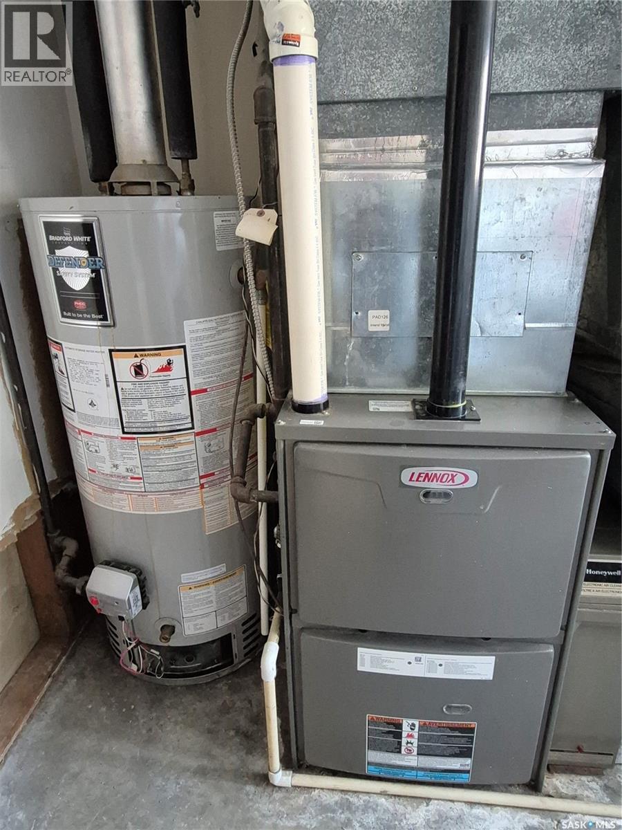 725 Shropshire Avenue, Radville, Saskatchewan  S0C 2G0 - Photo 40 - SK025223