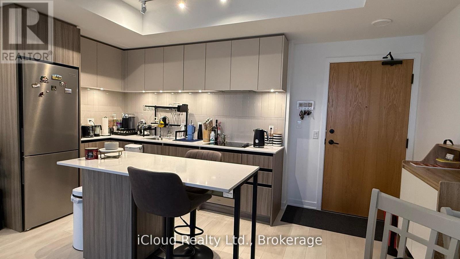 210 - 7950 Bathurst Street, Vaughan, Ontario  L4J 0L4 - Photo 11 - N12602606