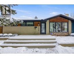 3449 Lane Crescent SW Lakeview