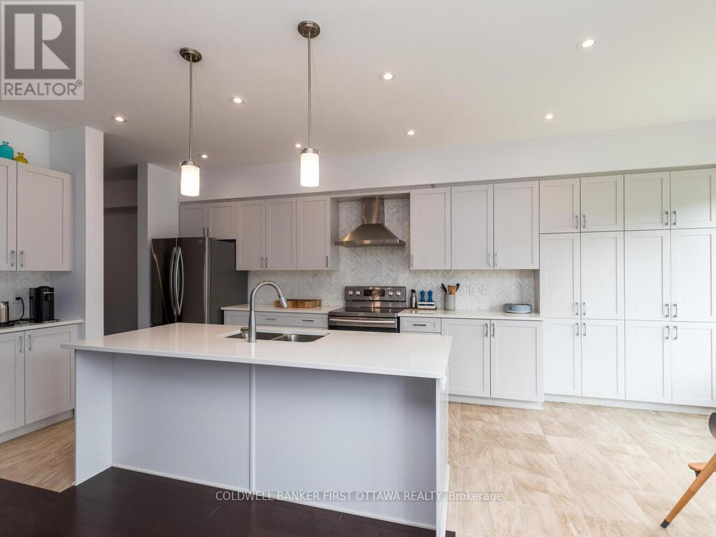 736 Twist Way, Ottawa, Ontario  K2S 1E7 - Photo 11 - X12589150