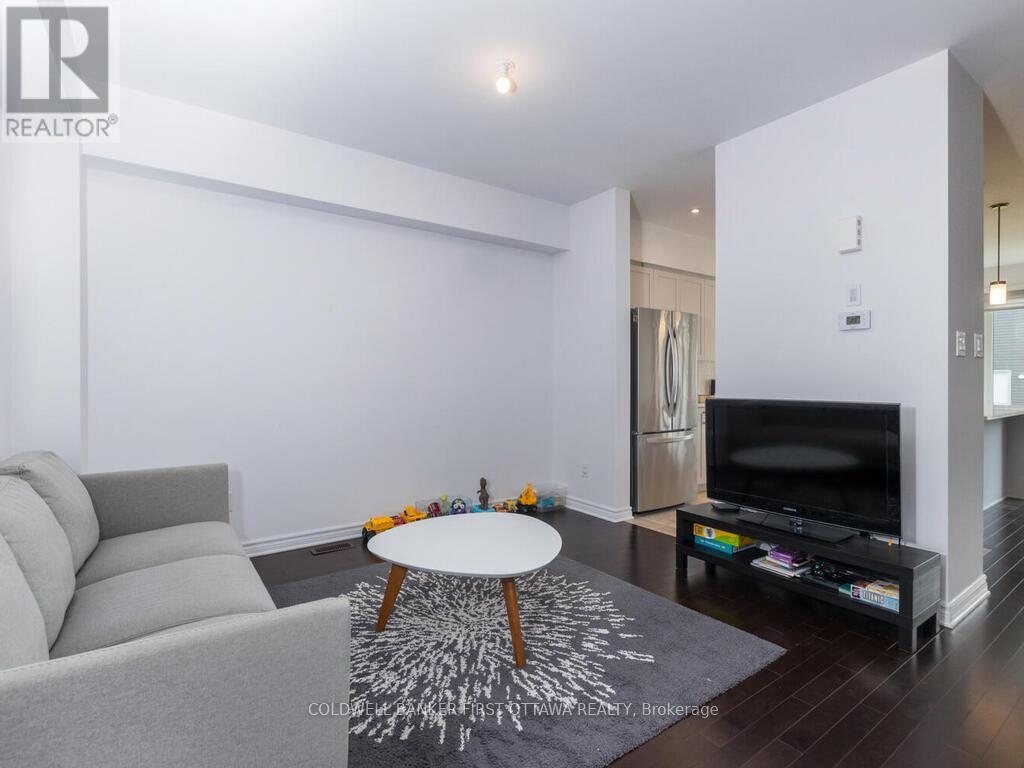 736 Twist Way, Ottawa, Ontario  K2S 1E7 - Photo 10 - X12589150