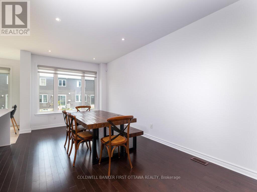 736 Twist Way, Ottawa, Ontario  K2S 1E7 - Photo 5 - X12589150