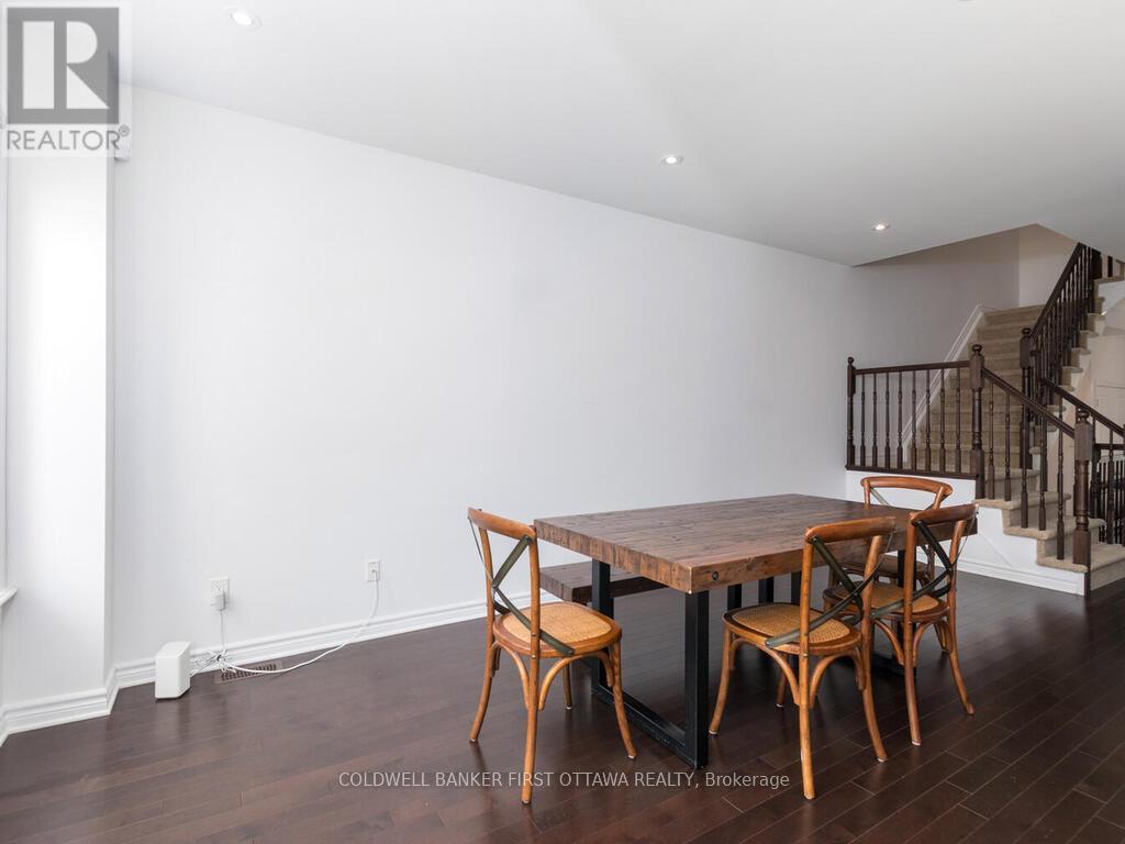 736 Twist Way, Ottawa, Ontario  K2S 1E7 - Photo 8 - X12589150