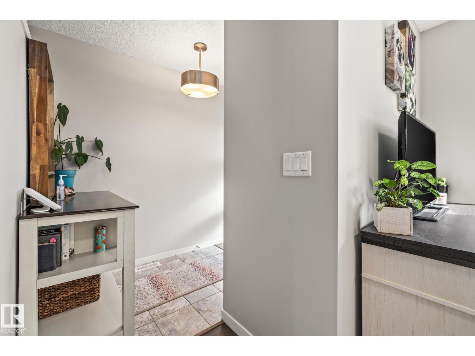 20110 27 Av Nw, Edmonton, Alberta  T6M 0W7 - Photo 3 - E4459709