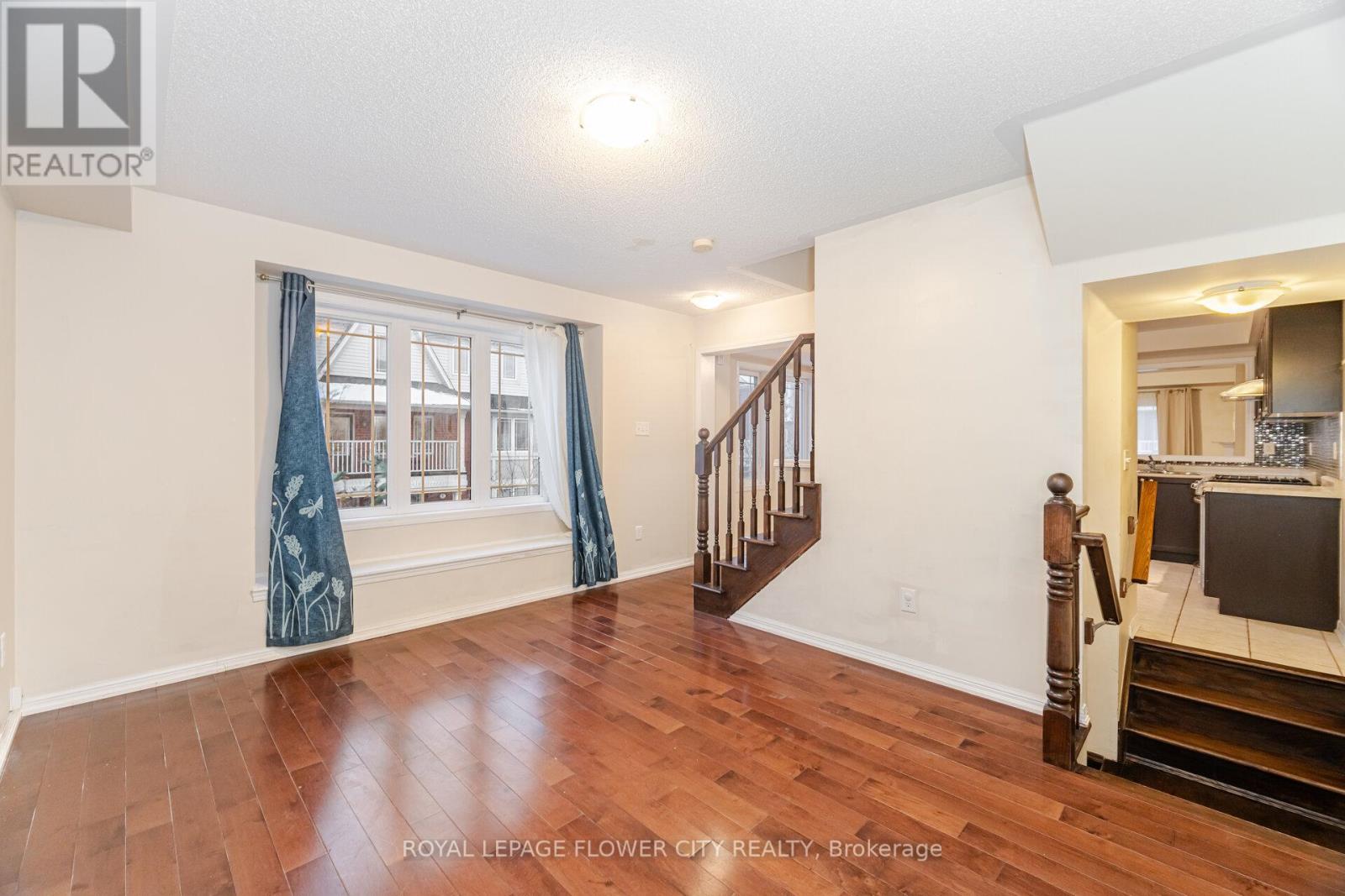 32 - 50 Hillcrest Avenue, Brampton, Ontario L6W 0B1 - Photo 12 - W12602690