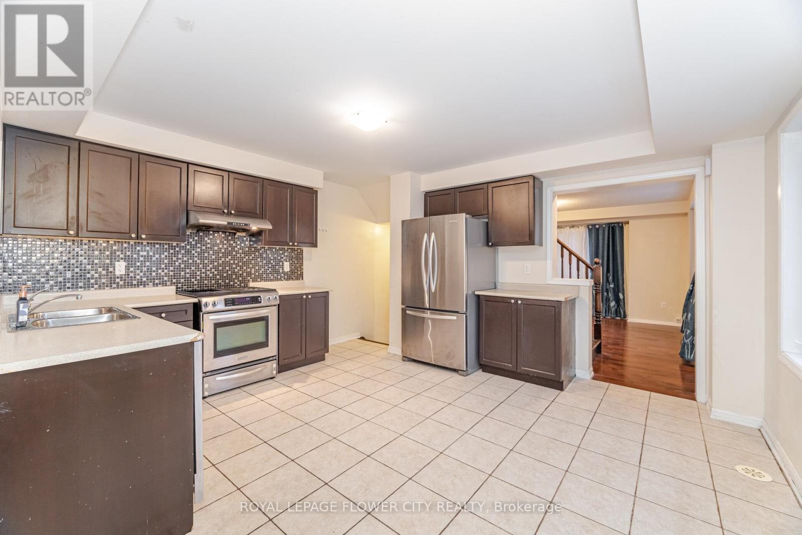 32 - 50 Hillcrest Avenue, Brampton, Ontario L6W 0B1 - Photo 15 - W12602690