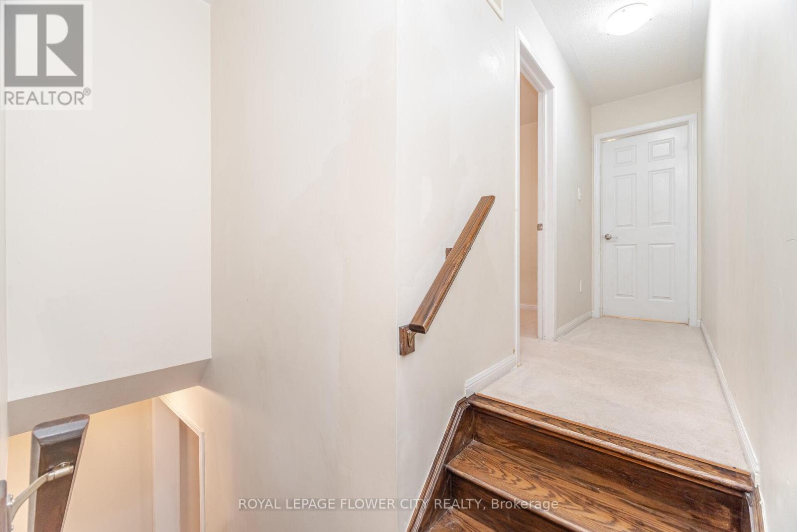 32 - 50 Hillcrest Avenue, Brampton, Ontario L6W 0B1 - Photo 24 - W12602690