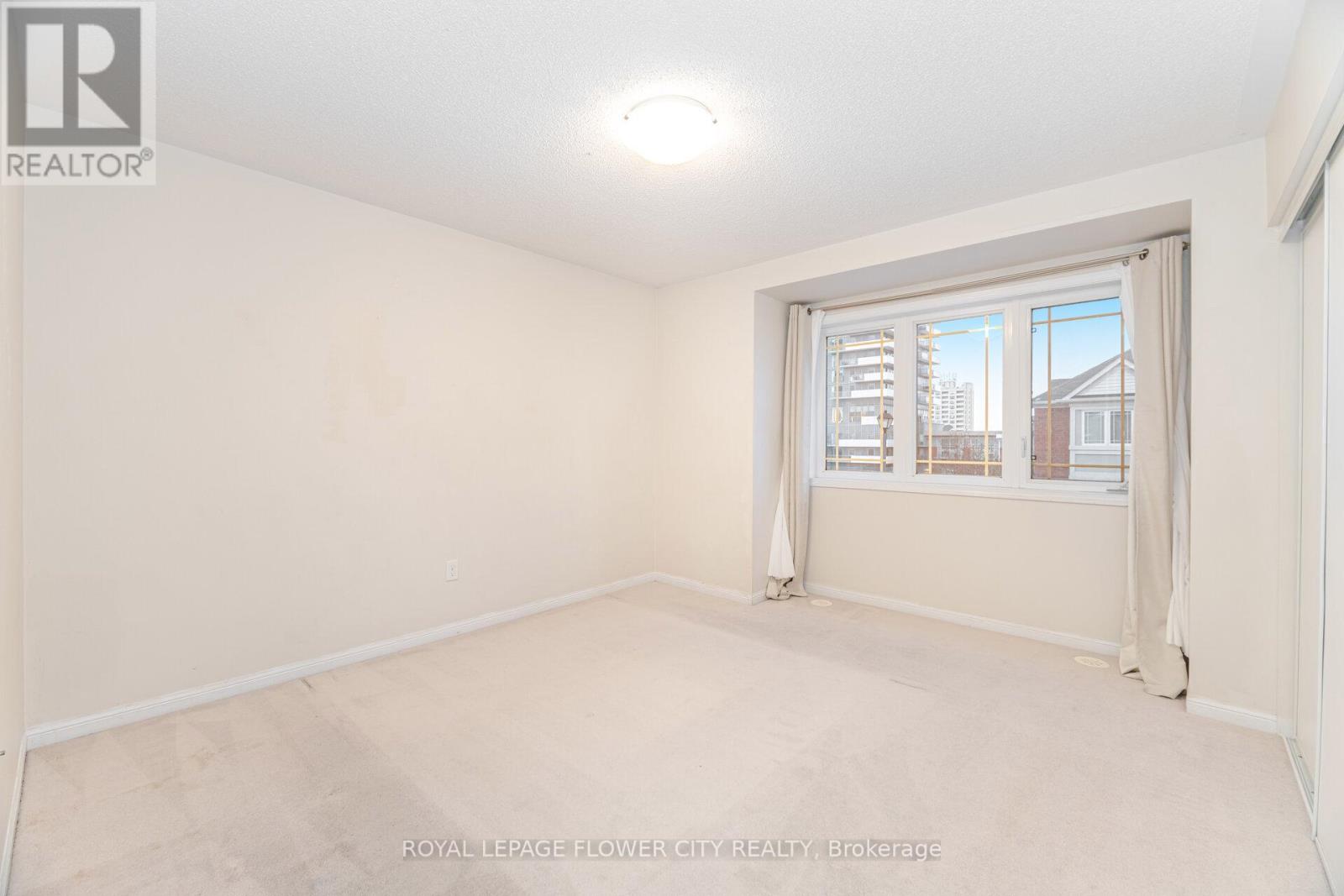 32 - 50 Hillcrest Avenue, Brampton, Ontario L6W 0B1 - Photo 25 - W12602690