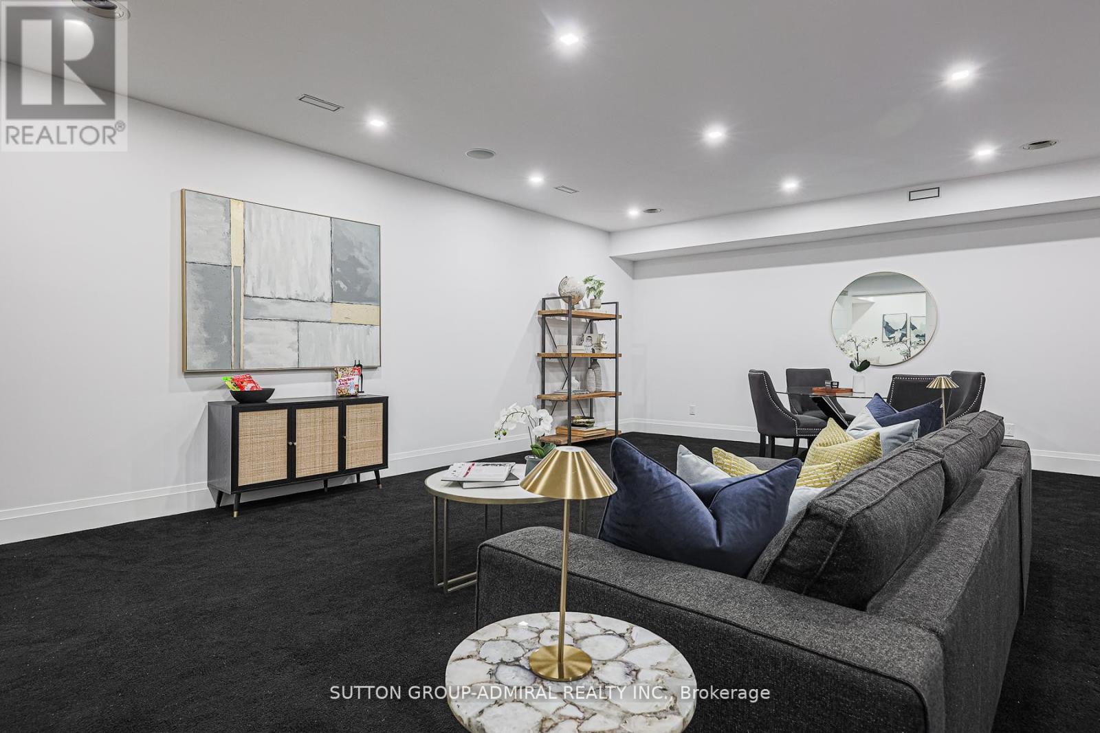 957 Dormer Street, Mississauga, Ontario  L5E 1T7 - Photo 42 - W12602700