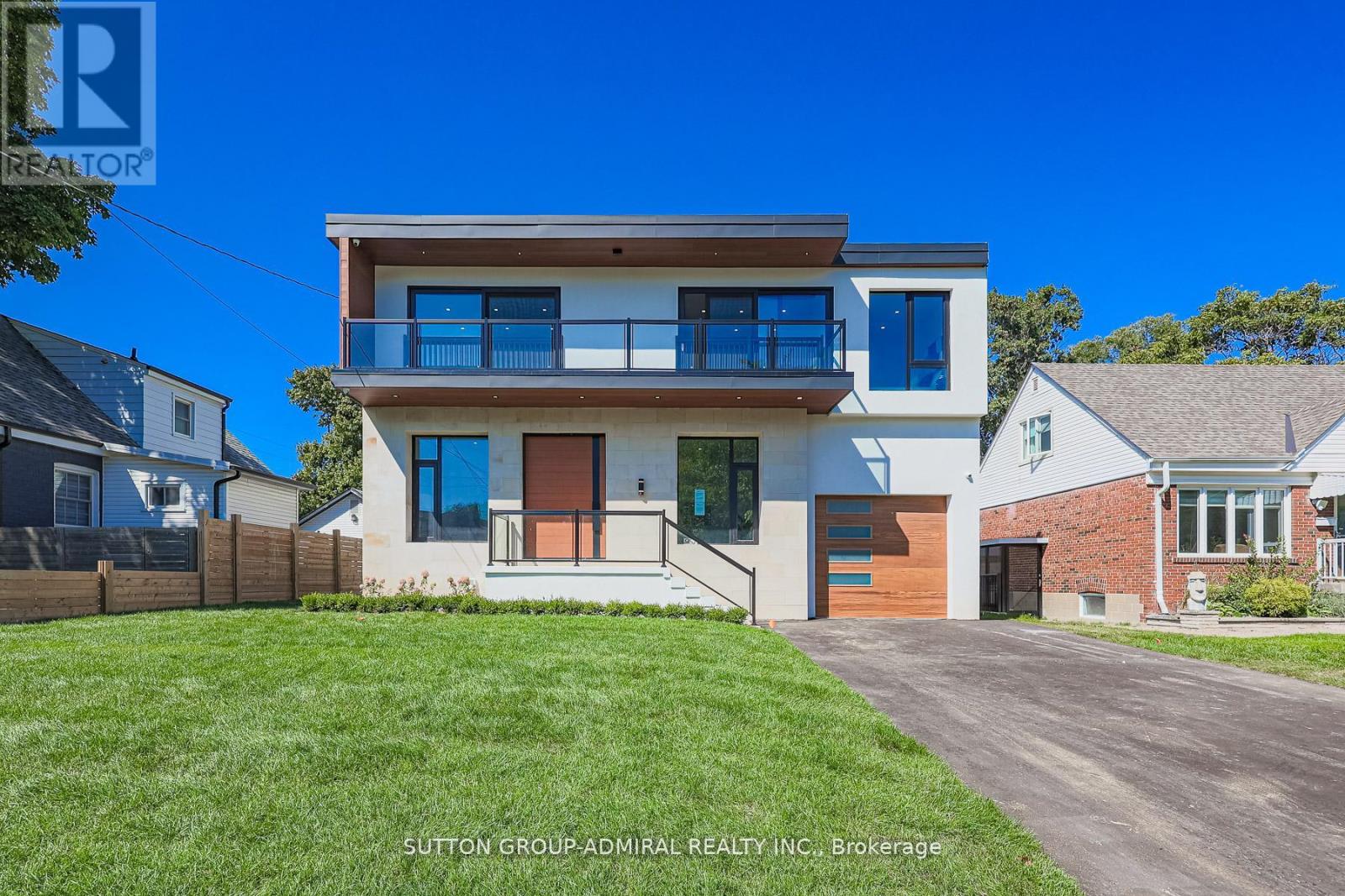 957 Dormer Street, Mississauga, Ontario  L5E 1T7 - Photo 48 - W12602700