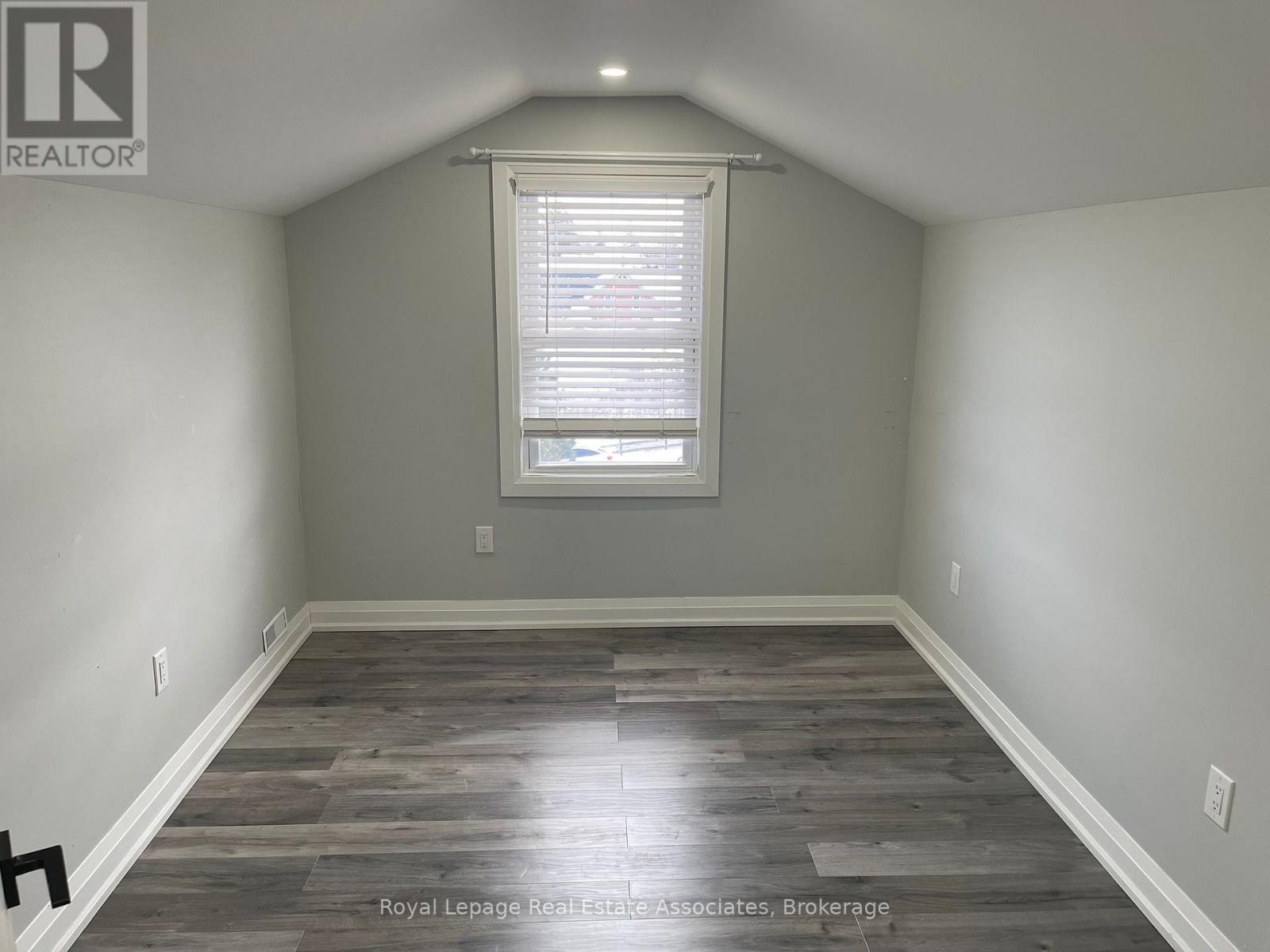 Upper - 66 Broadway Avenue, Orangeville, Ontario  L9W 1J9 - Photo 21 - W12547410