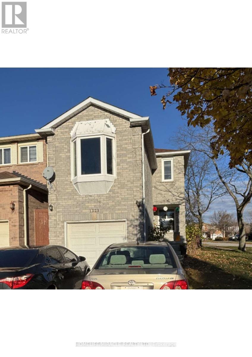 1329 Hazel Mccleary Drive, Oakville, Ontario  L6J 7A9 - Photo 2 - W12583788