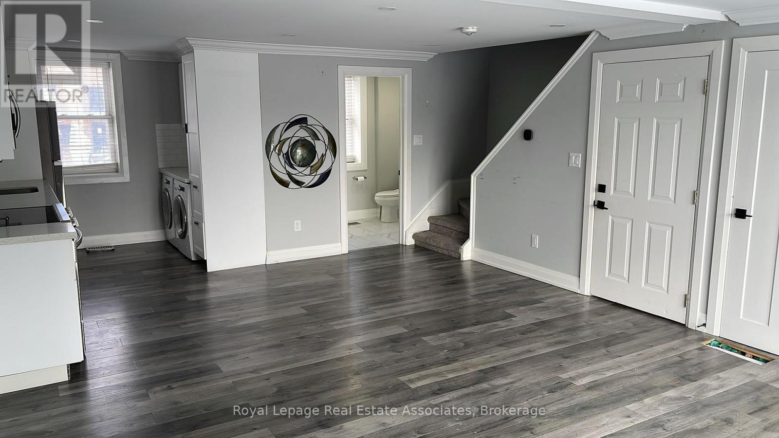 Upper - 66 Broadway Avenue, Orangeville, Ontario  L9W 1J9 - Photo 7 - W12547410