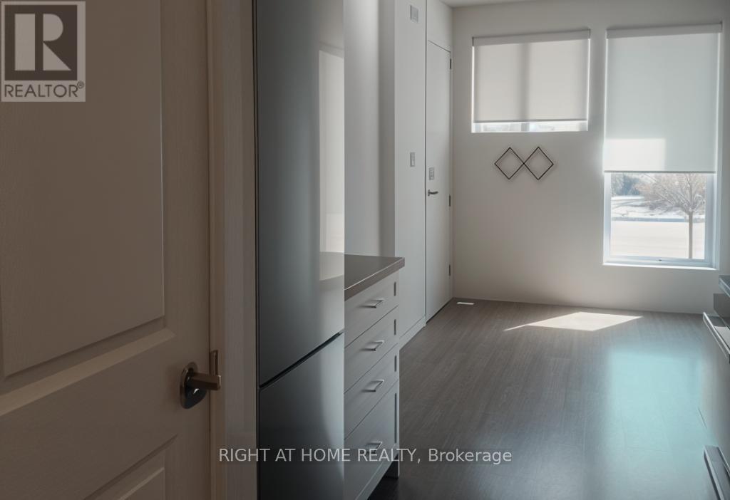 Unit#2 - 1758 Lawrence Avenue W, Toronto, Ontario  M6L 3C4 - Photo 5 - W12591400