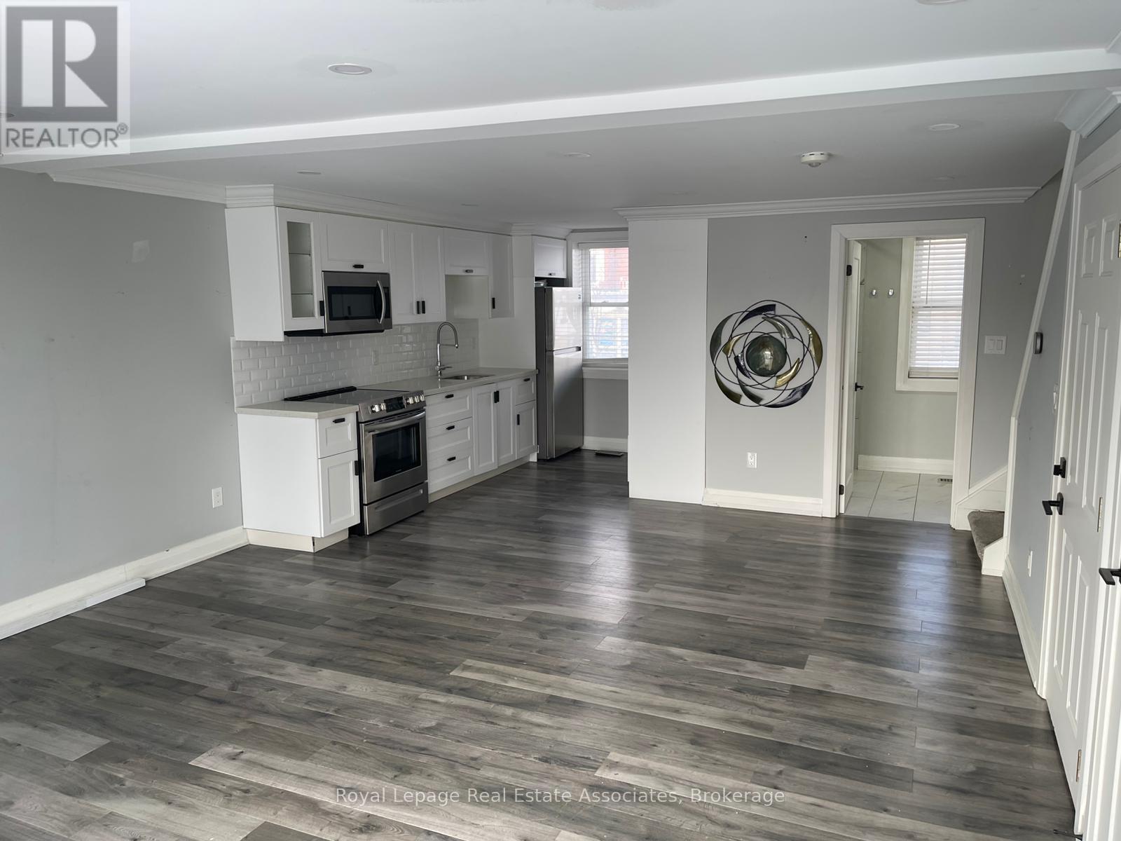 Upper - 66 Broadway Avenue, Orangeville, Ontario  L9W 1J9 - Photo 9 - W12547410