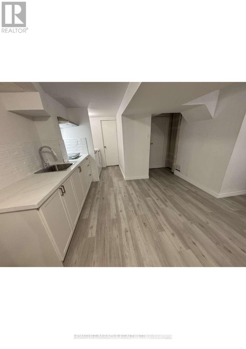 1329 Hazel Mccleary Drive, Oakville, Ontario  L6J 7A9 - Photo 13 - W12583788