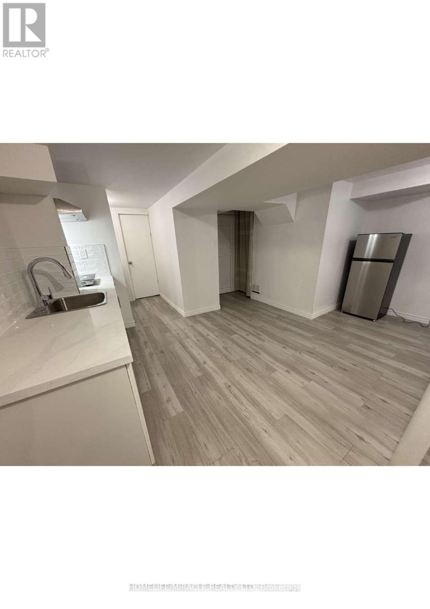 1329 Hazel Mccleary Drive, Oakville, Ontario  L6J 7A9 - Photo 7 - W12583788