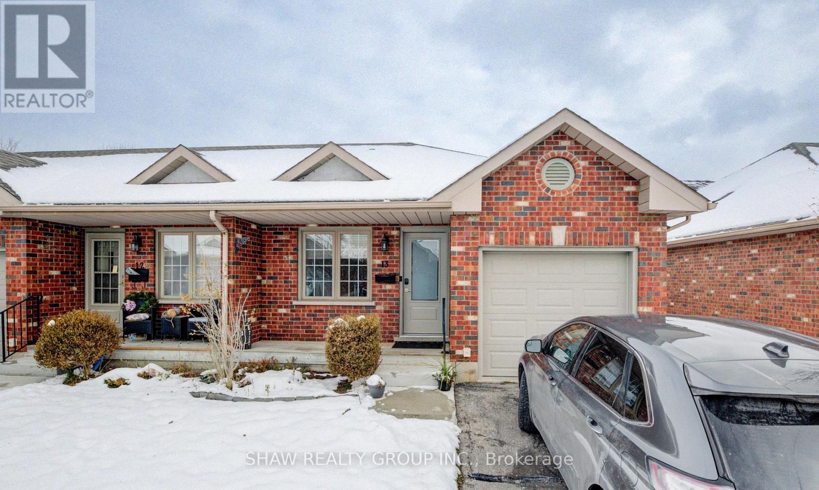 13 - 694 Grey Street, Brantford, Ontario  N3S 4Y4 - Photo 2 - X12602666