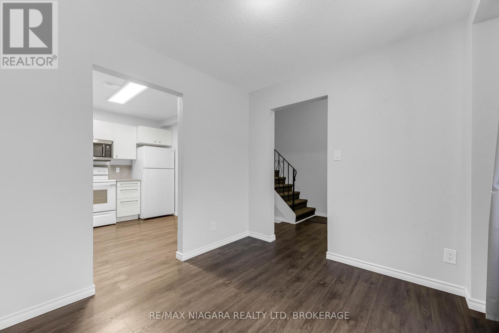 244 - 100 Brownleigh Avenue, Welland (Welland Downtown), Ontario  L3B 5V8 - Photo 10 - X12602840