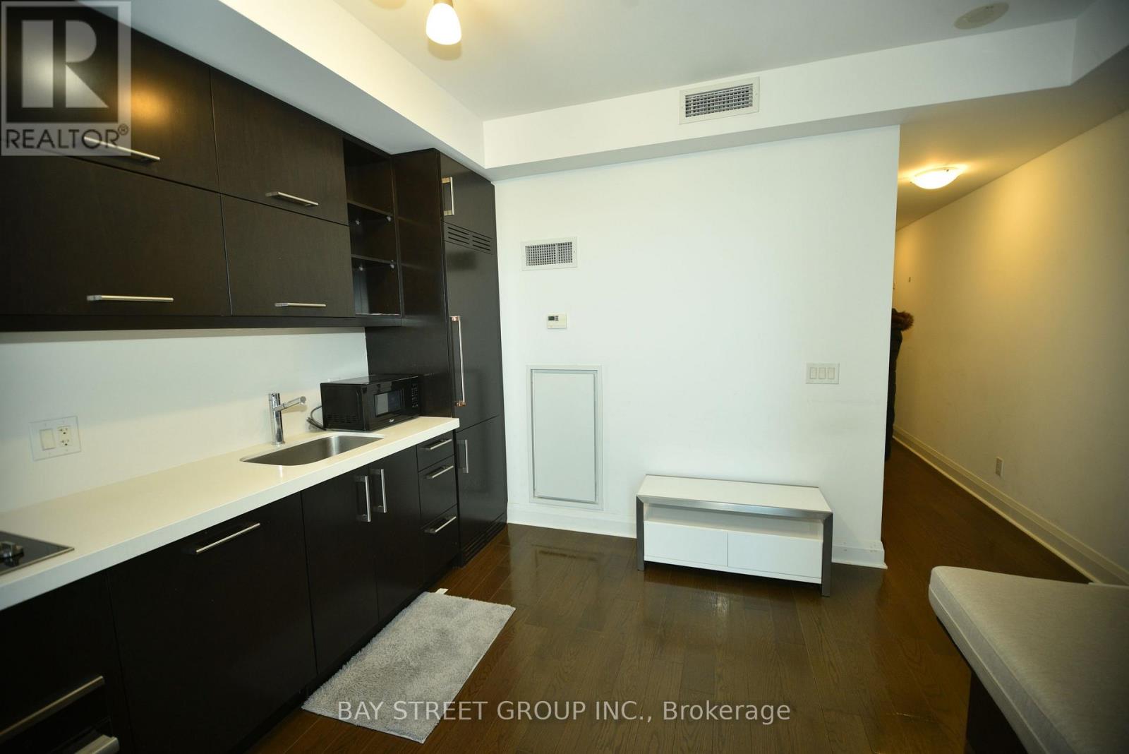 2607 - 1080 Bay St. Avenue W, Toronto, Ontario  M5S 0A5 - Photo 3 - C12602770