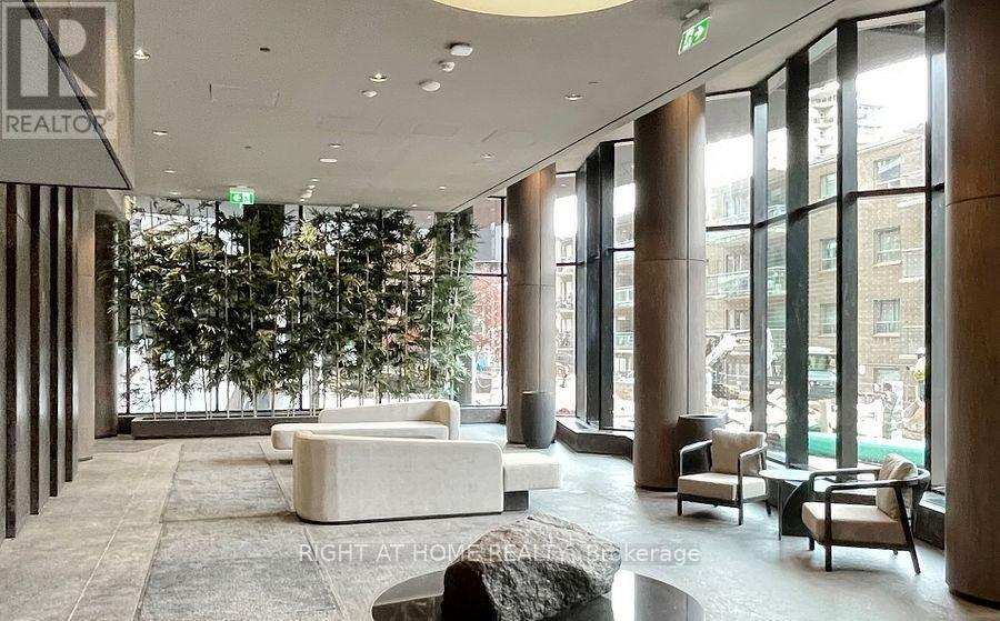 1705 - 110 Broadway Avenue, Toronto, Ontario  M4P 1V3 - Photo 17 - C12602798