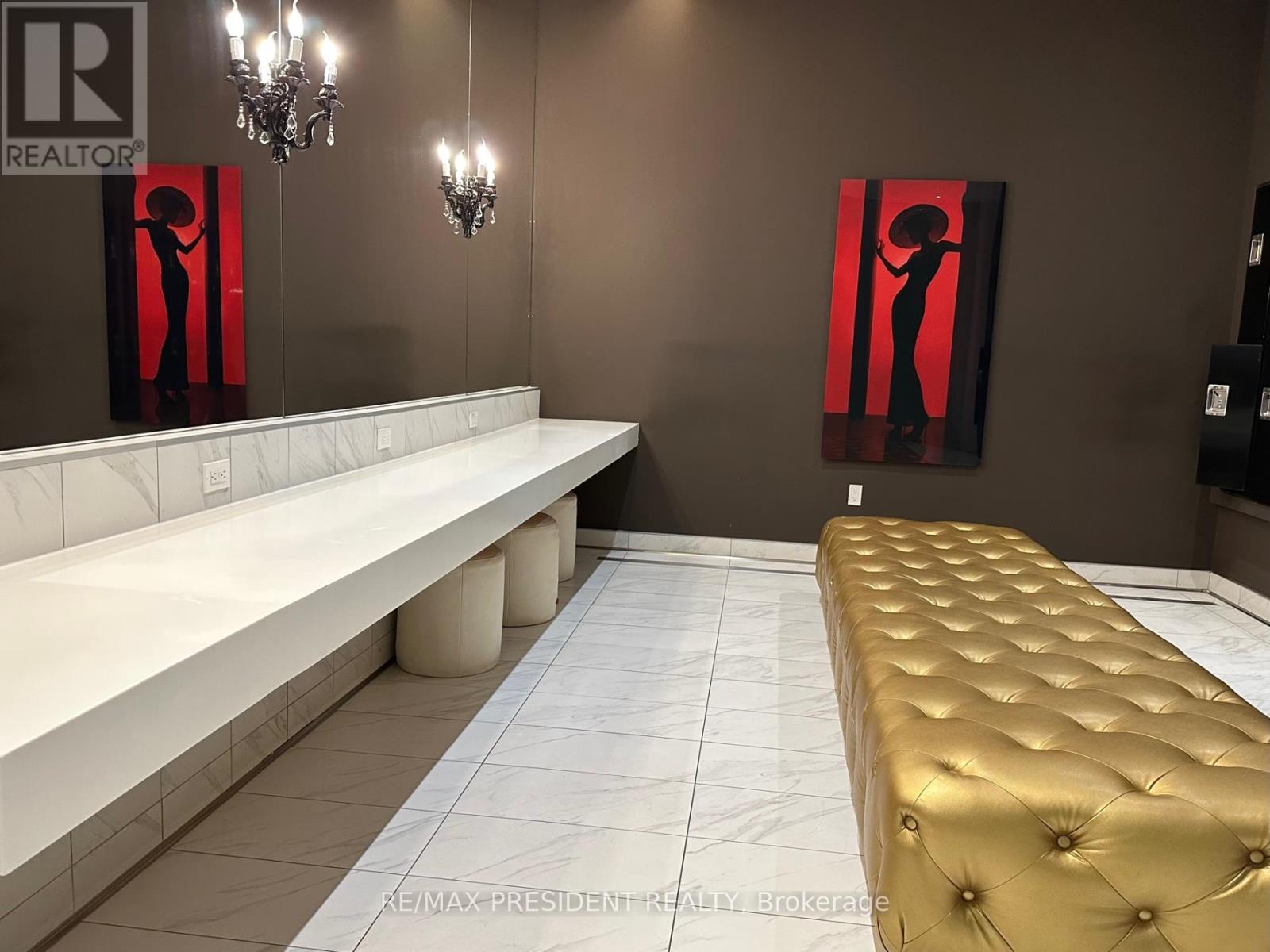 1310 - 197 Yonge Street, Toronto, Ontario  M5B 1M4 - Photo 10 - C12602876