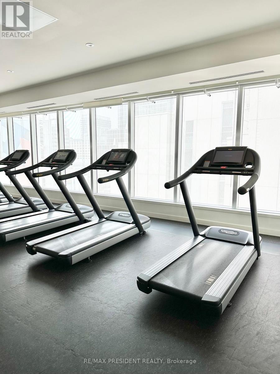 1310 - 197 Yonge Street, Toronto, Ontario  M5B 1M4 - Photo 13 - C12602876