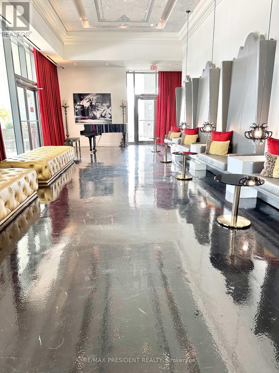 1310 - 197 Yonge Street, Toronto, Ontario  M5B 1M4 - Photo 4 - C12602876