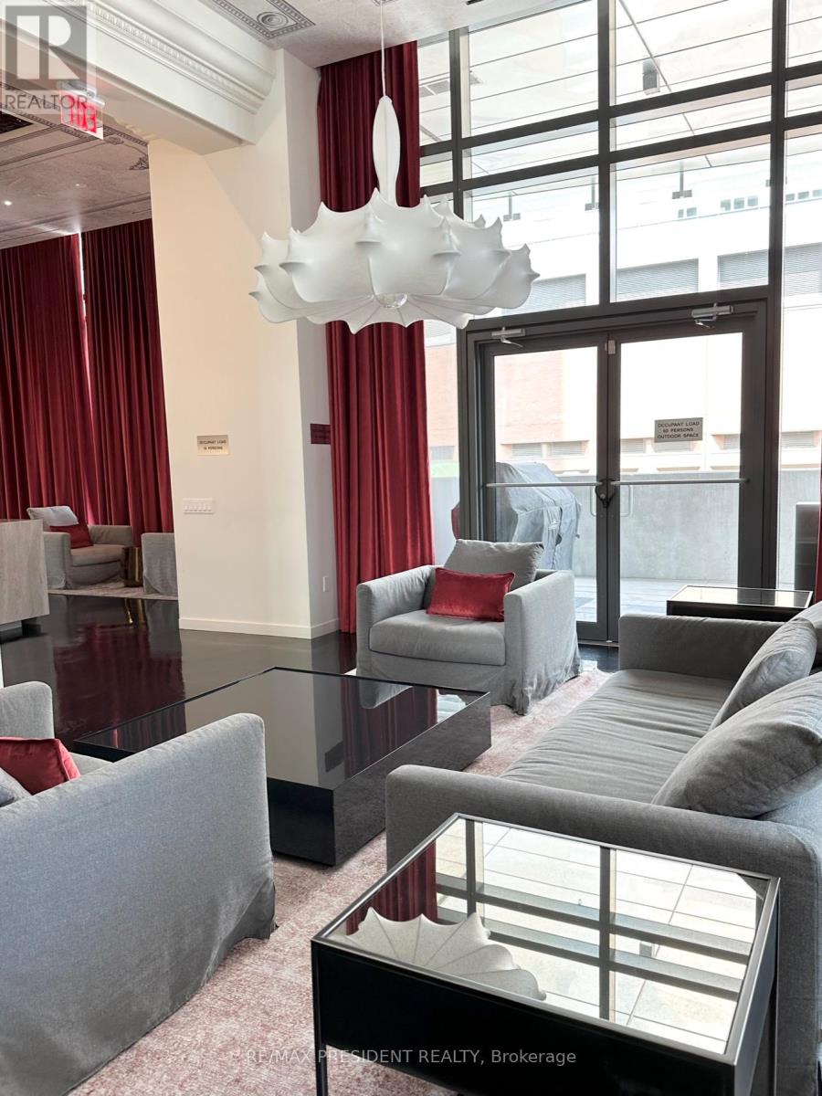 1310 - 197 Yonge Street, Toronto, Ontario  M5B 1M4 - Photo 5 - C12602876