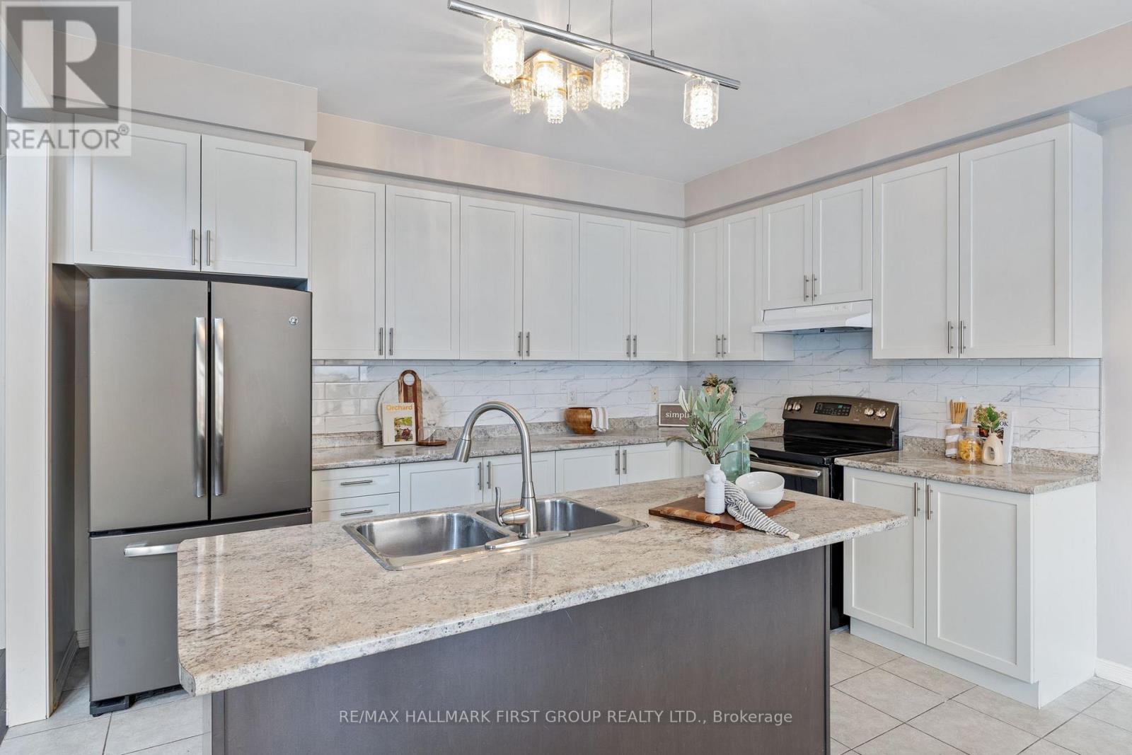 55 Buttonshaw Street, Clarington, Ontario  L1C 0S5 - Photo 11 - E12602704