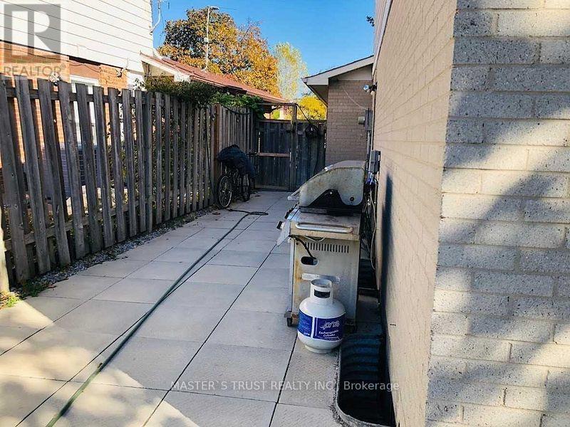 80 Glen Springs Drive, Toronto, Ontario  M1W 1X8 - Photo 10 - E12602716