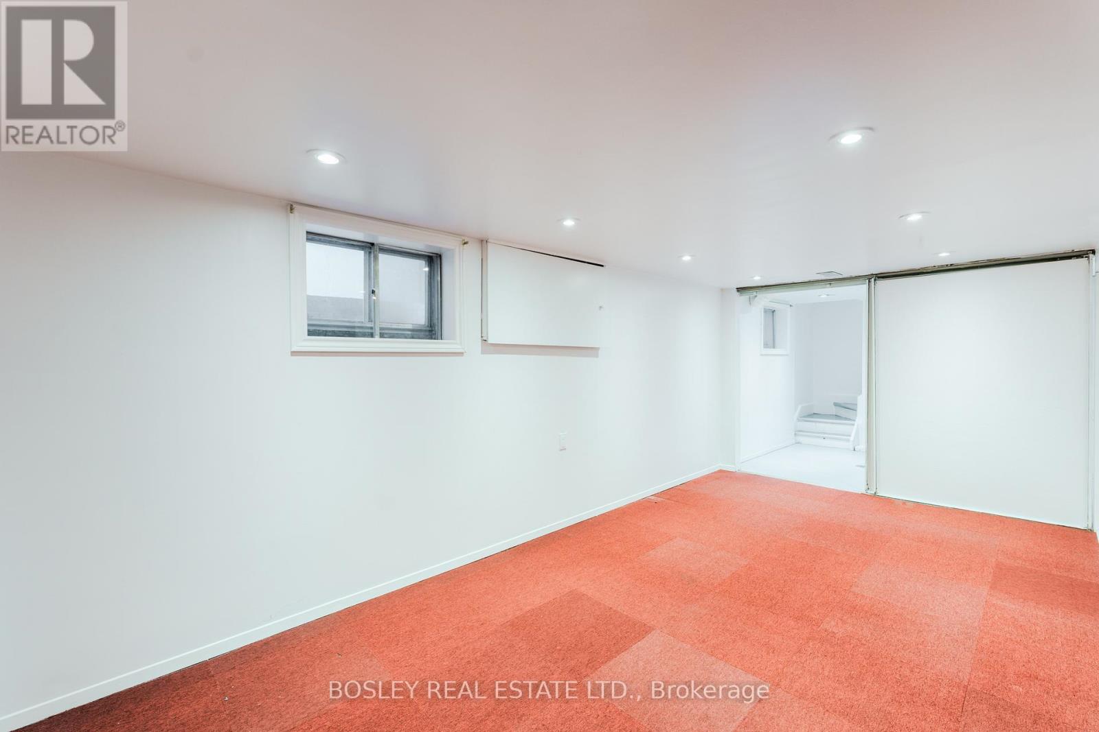 203 Virginia Avenue, Toronto, Ontario  M4C 2T6 - Photo 17 - E12602752