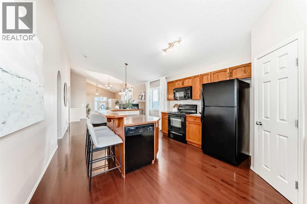 1046 Channelside Way Sw, Airdrie, Alberta  T4B 3H9 - Photo 4 - A2264035