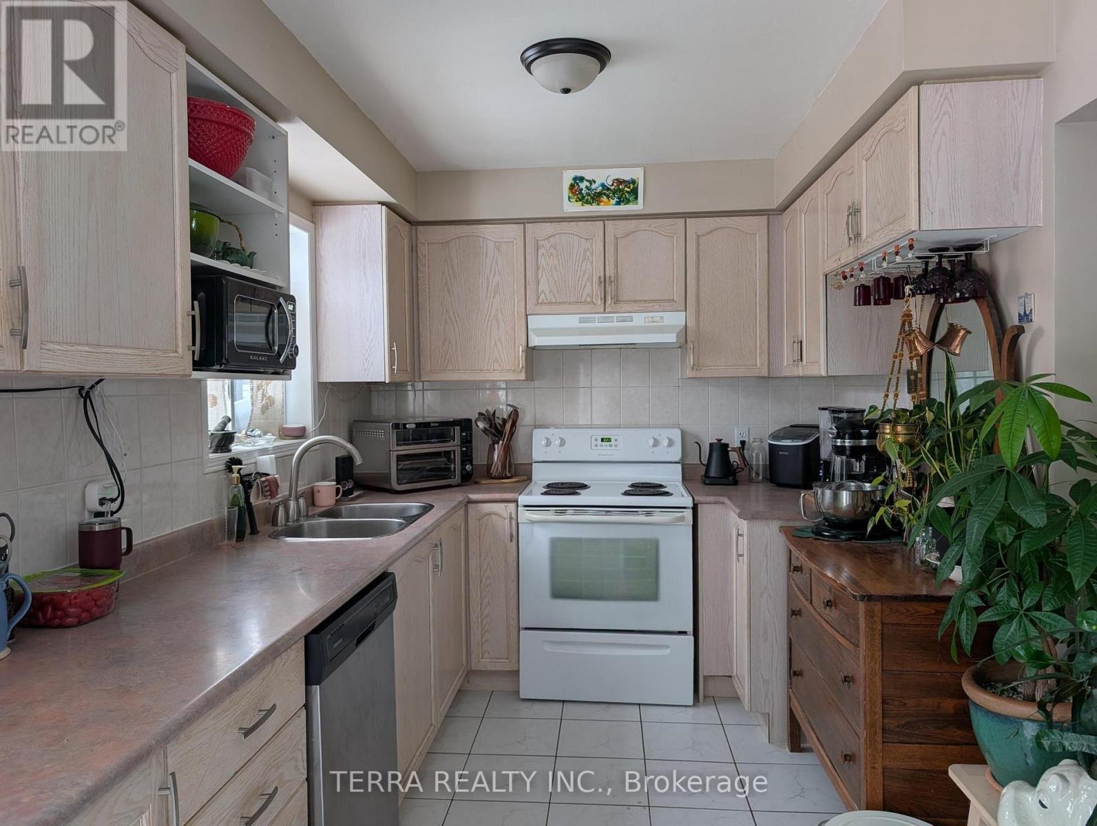 25 Wice Road, Barrie (Holly), Ontario L4N 8S4 - Photo 6 - S12602734